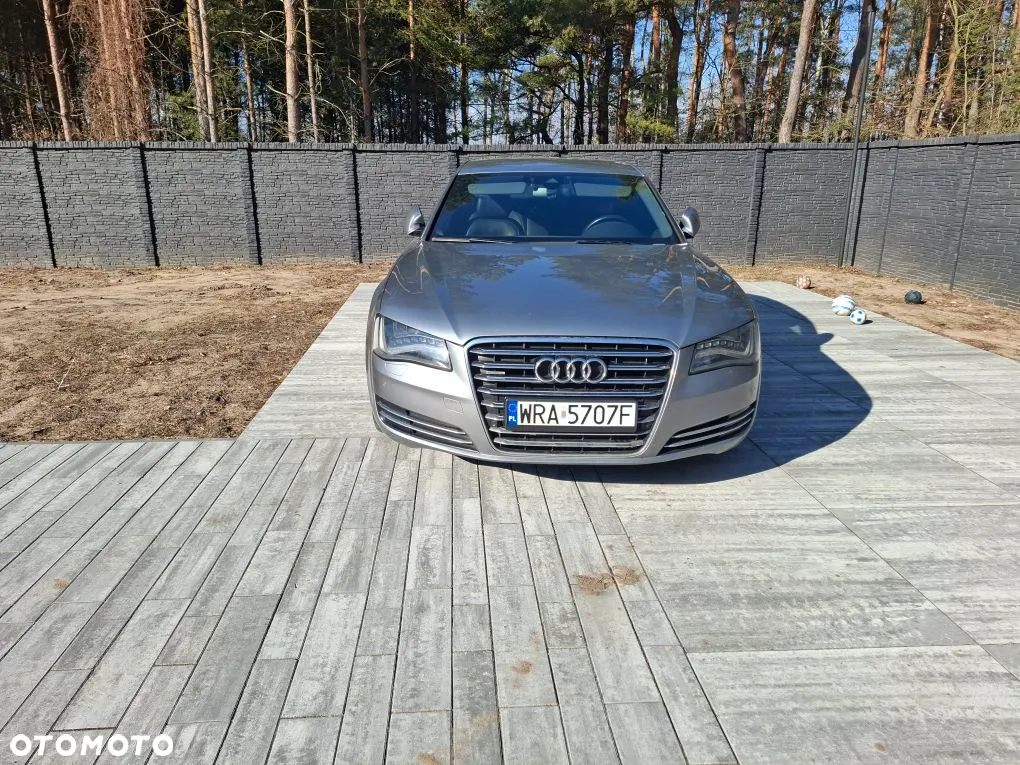Audi A8 - 8