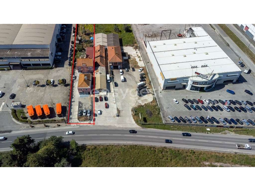 Terreno com prédio em área multiusos na zona industrial de Alverca - Grande imagem: 2/11