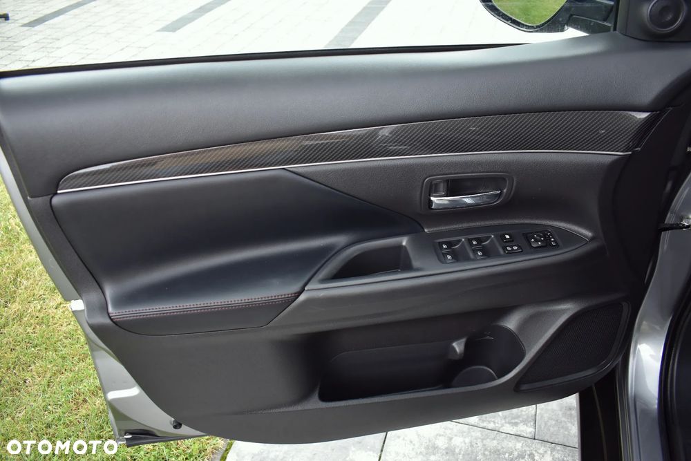 Mitsubishi Outlander 2.0 4WD CVT Diamant Edition+ - 22