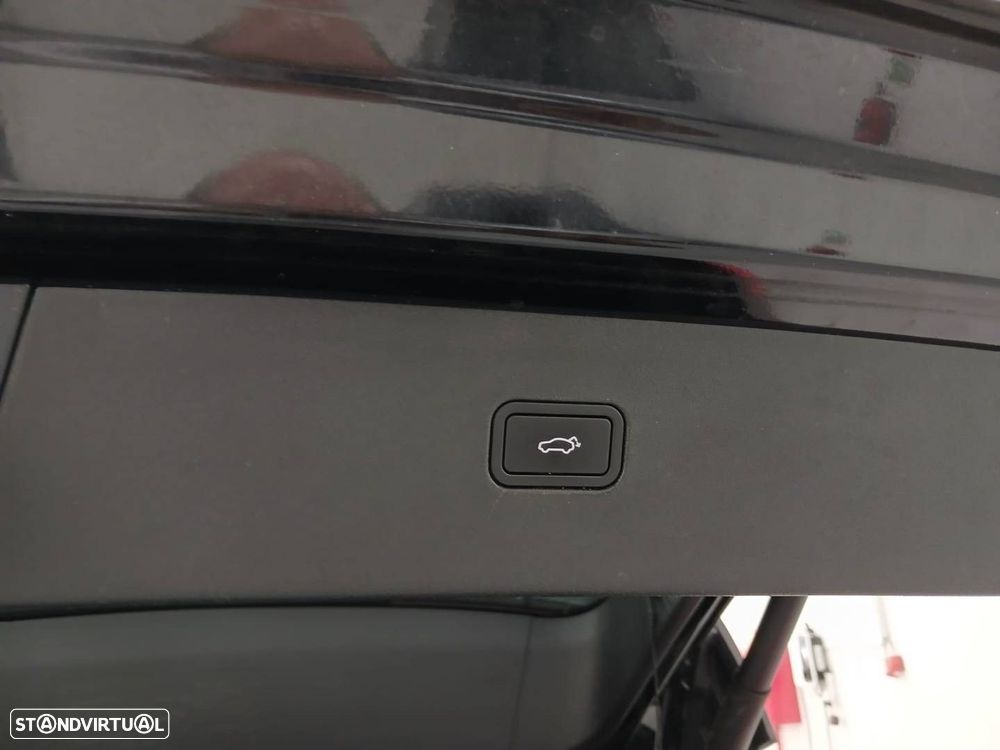 Volvo EX30 69 kWh Single Motor Extended Range Black Edition - 24