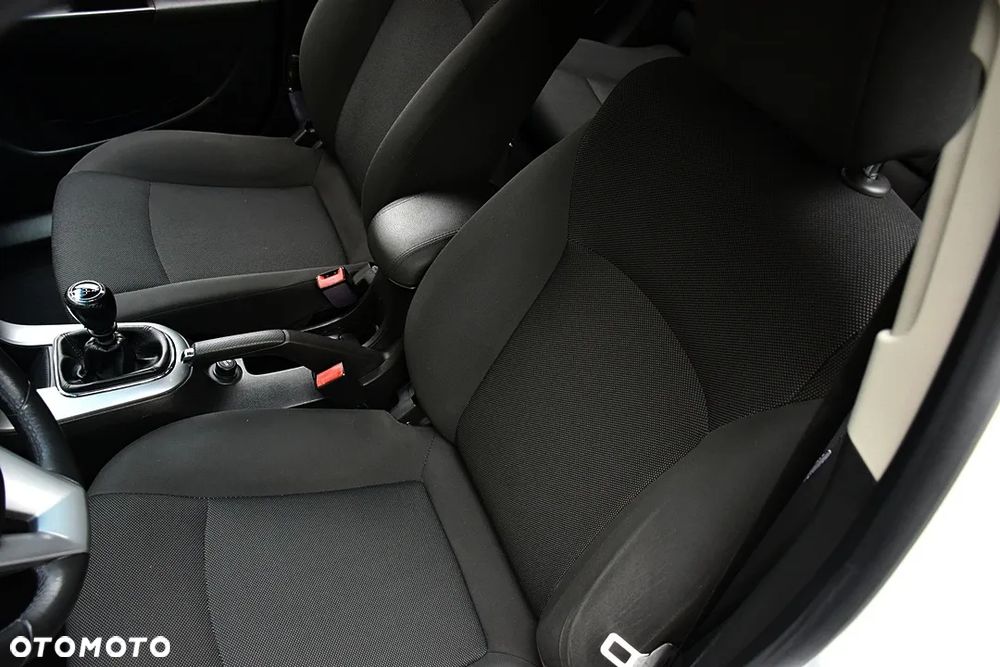 Chevrolet Cruze Station Wagon 1.6 LS+ - 19