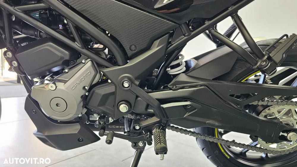 CF Moto 300NK ABS - 4
