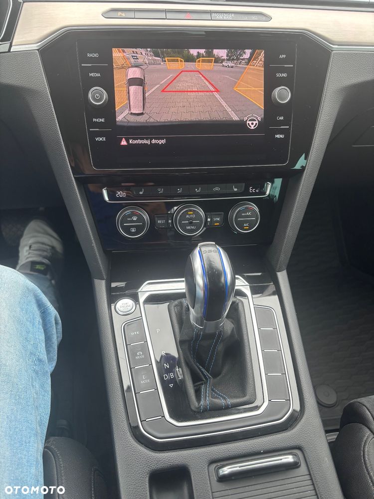 Volkswagen Passat - 17