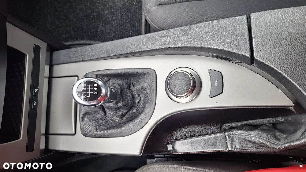 BMW Seria 5 523i - 22