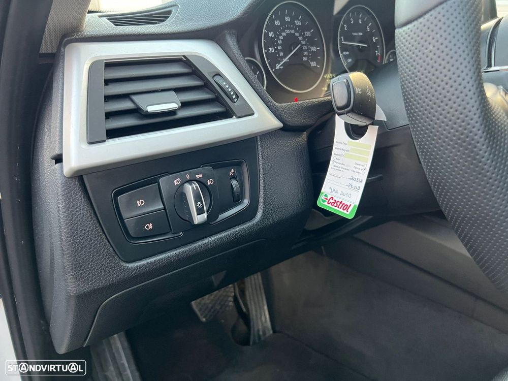 BMW 328 i Auto Line Sport - 35