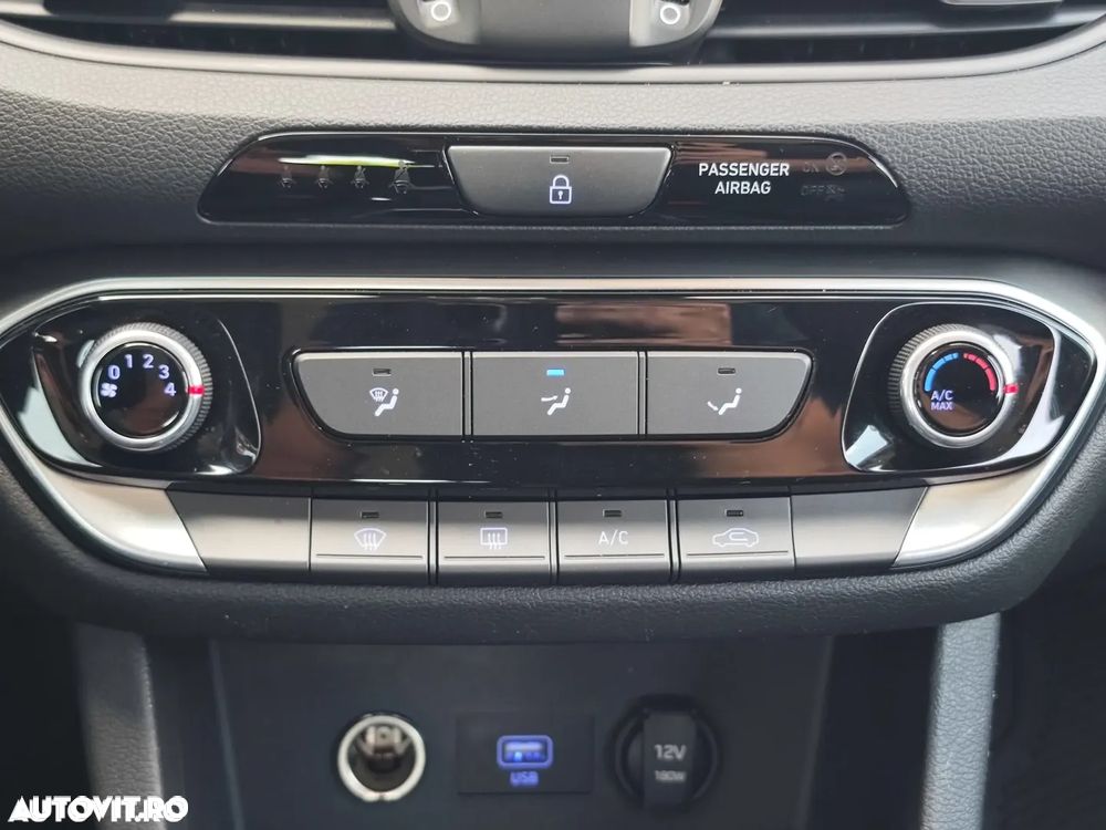 Hyundai i30 1.5 110CP 5DR M/T Comfort - 24