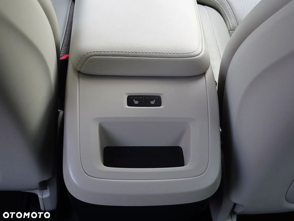 Volvo XC 60 B4 D AWD Ultimate Bright - 20