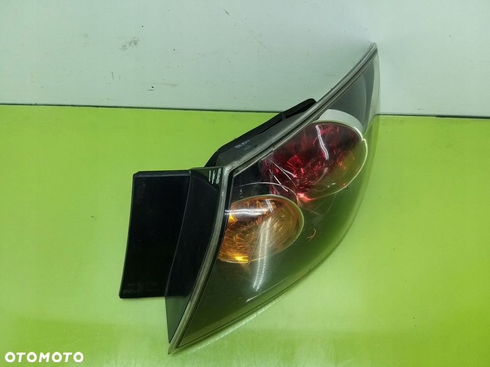 Lampa prawa tylna tył Mazda 3 I HATCHBACK 2003-2006 PRZED LIFT - 10