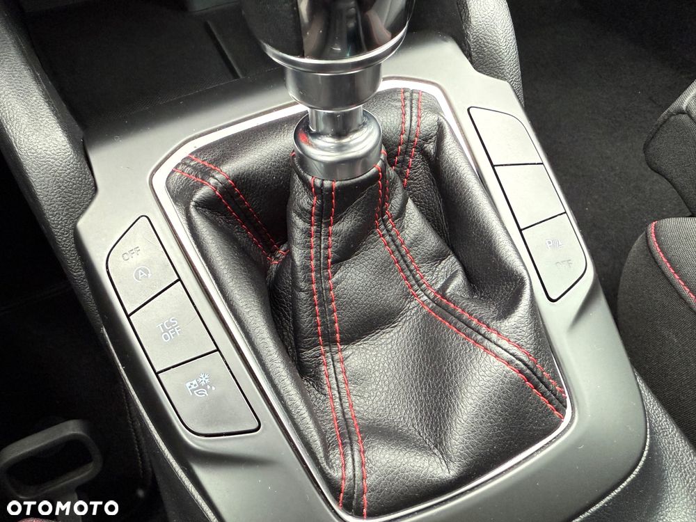 Ford Focus 2.0 EcoBlue STart-Stopp-System ST-LINE - 23