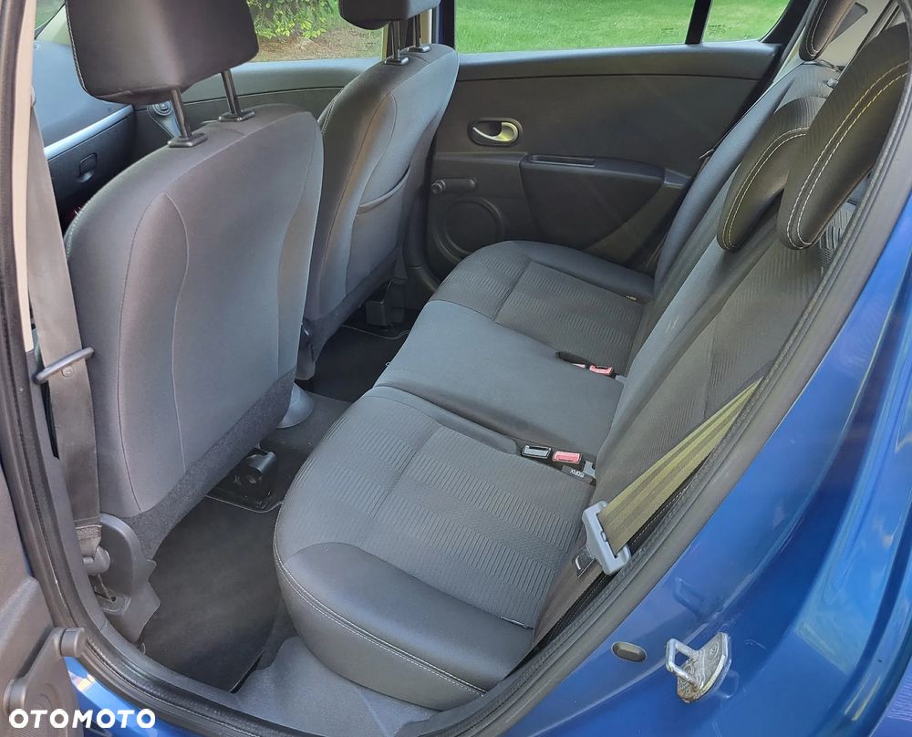 Renault Clio - 6