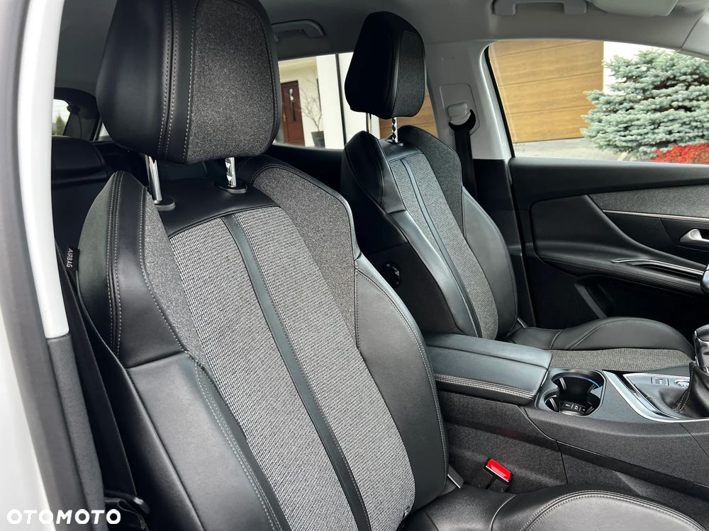 Peugeot 3008 BlueHDi 130 Stop & Start Allure Business-Paket - 36