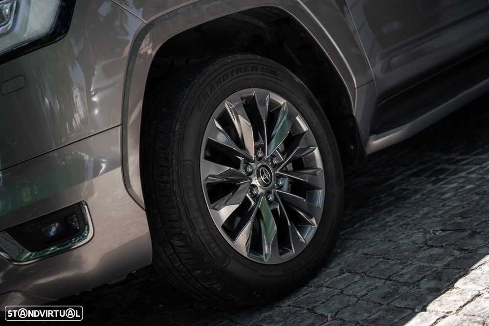Toyota Land Cruiser - 47