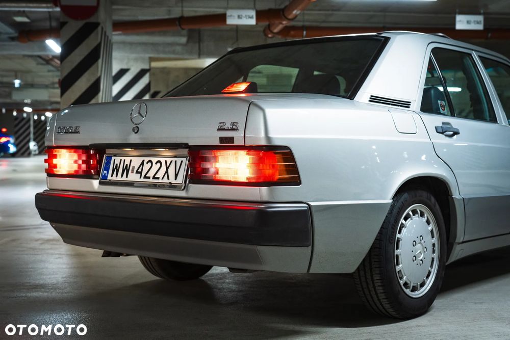 Mercedes-Benz W201 (190) - 4