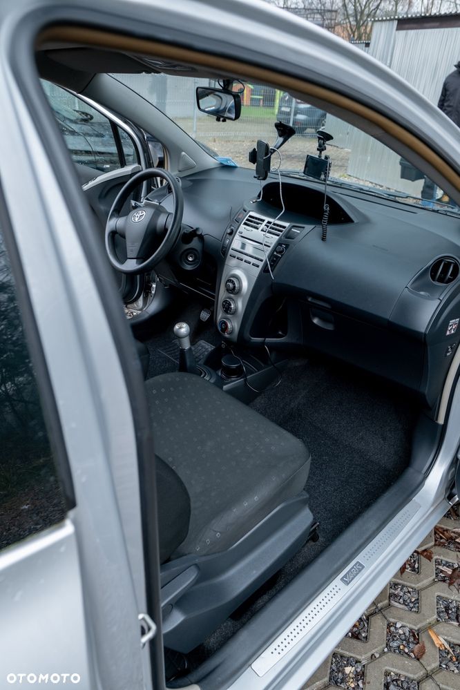 Toyota Yaris - 17