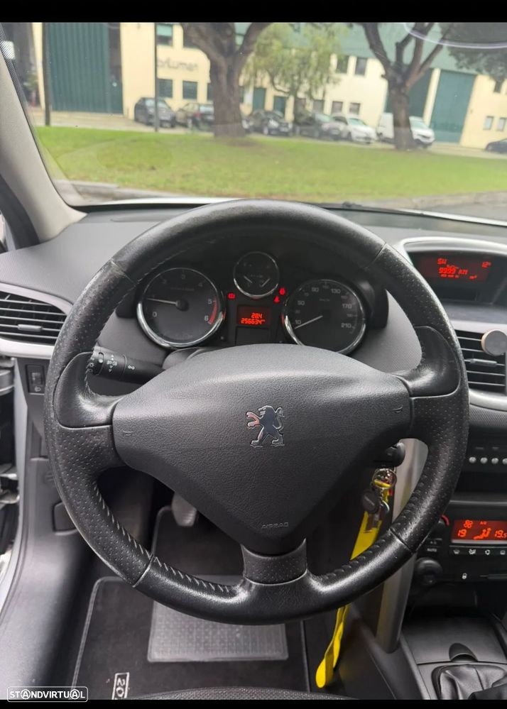 Peugeot 207 1.4 HDi Urban - 10