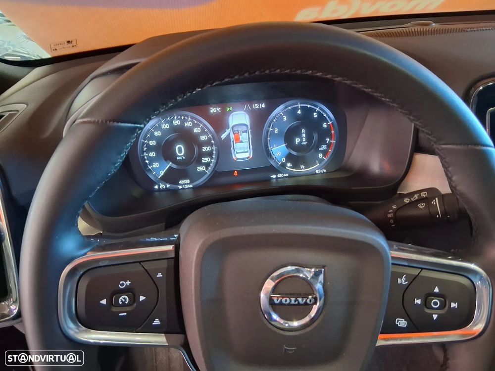 Volvo XC 40 1.5 T2 Plus Dark Auto - 4