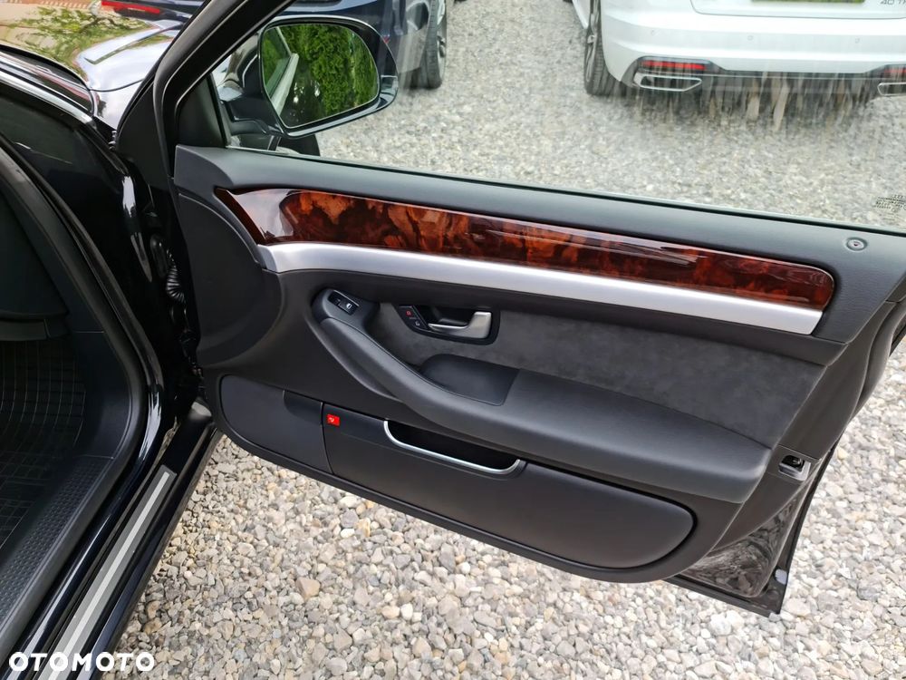Audi A8 4.2 FSI L Quattro - 11