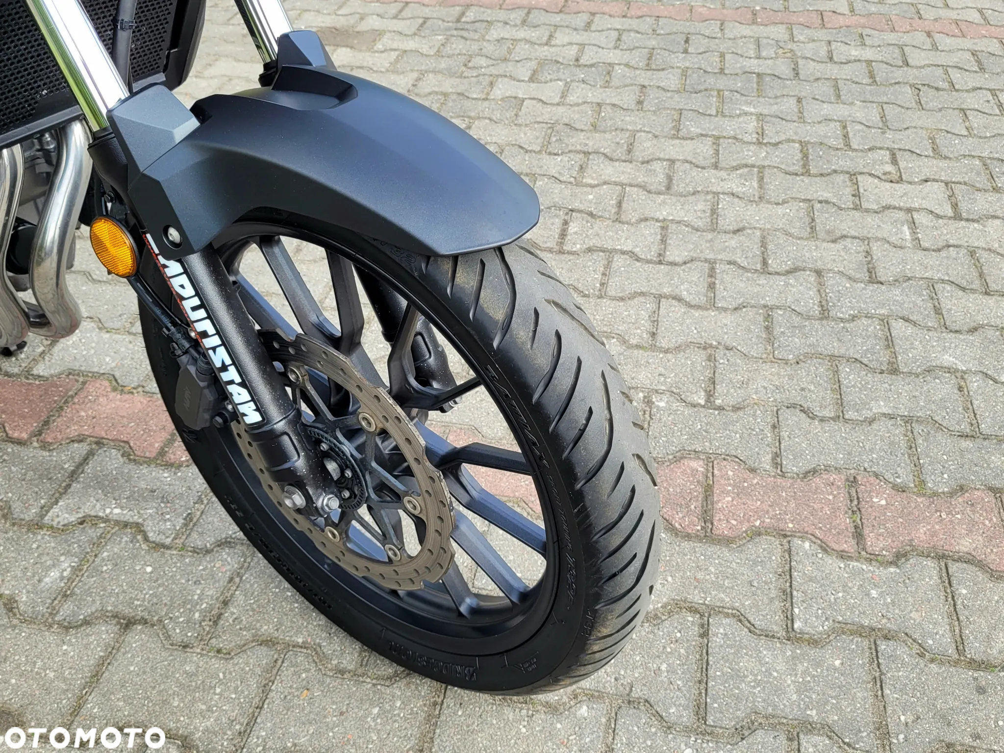 Honda CB - 8