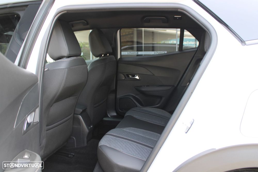 Peugeot 2008 1.2 PureTech Allure EAT8 - 7