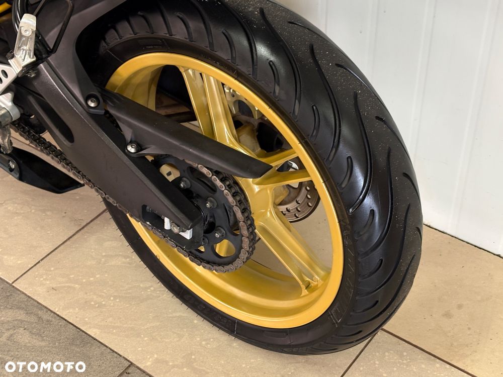 Yamaha YZF - 11