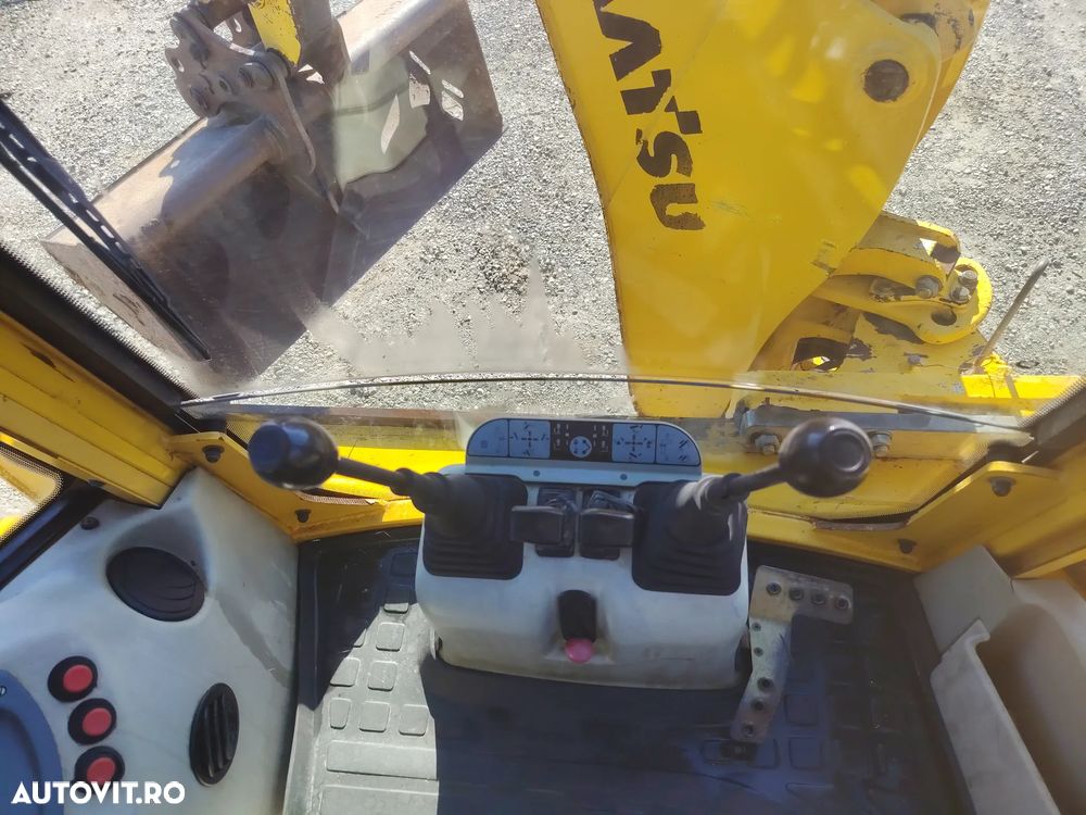 Komatsu WB 93 R - 7