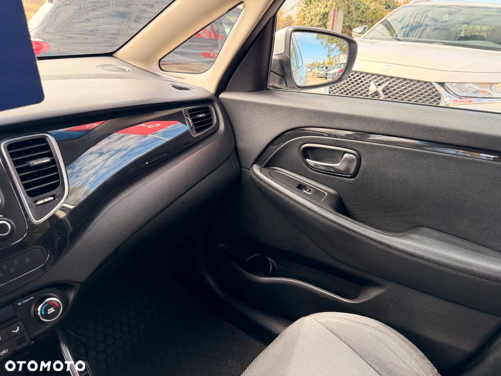 Kia Carens 1.7 CRDi 115 Dream Team Edition - 19