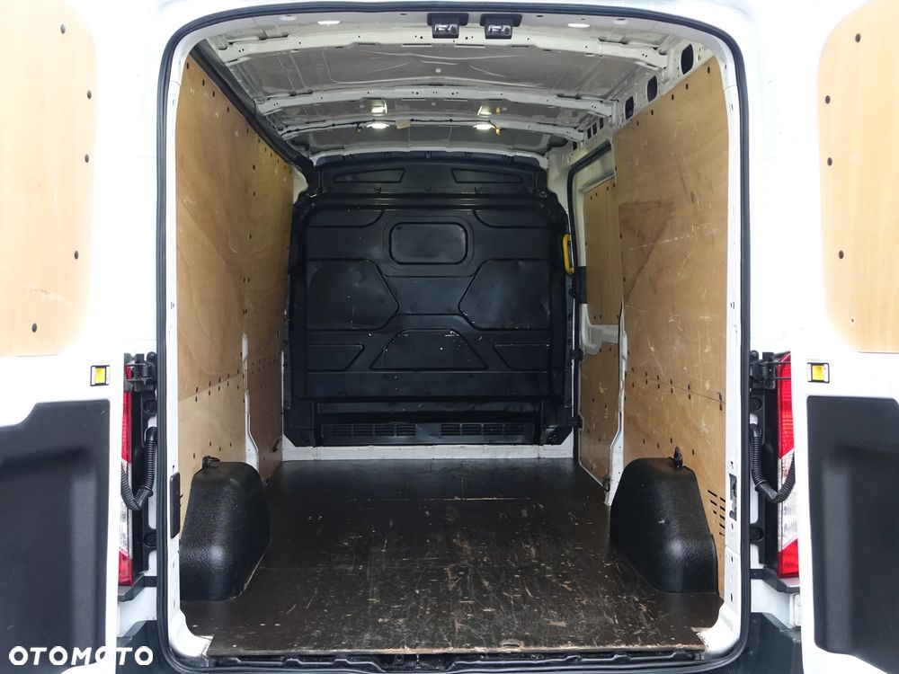Ford Transit 3-osobowy L3H2 furgon blaszak - 12