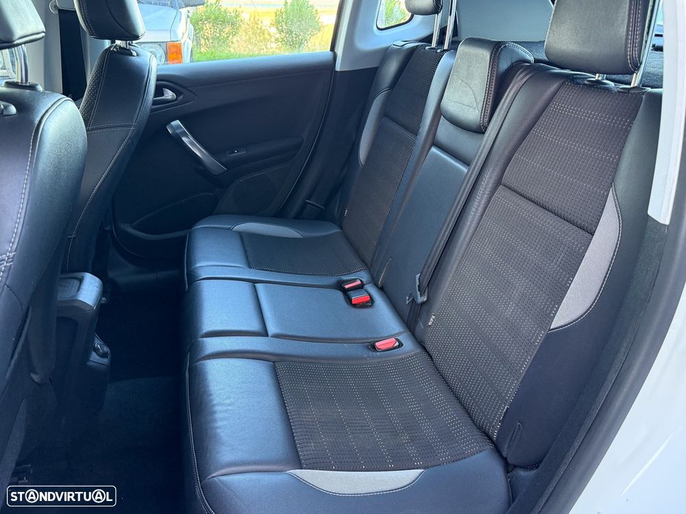 Peugeot 2008 1.6 e-HDi Allure - 12