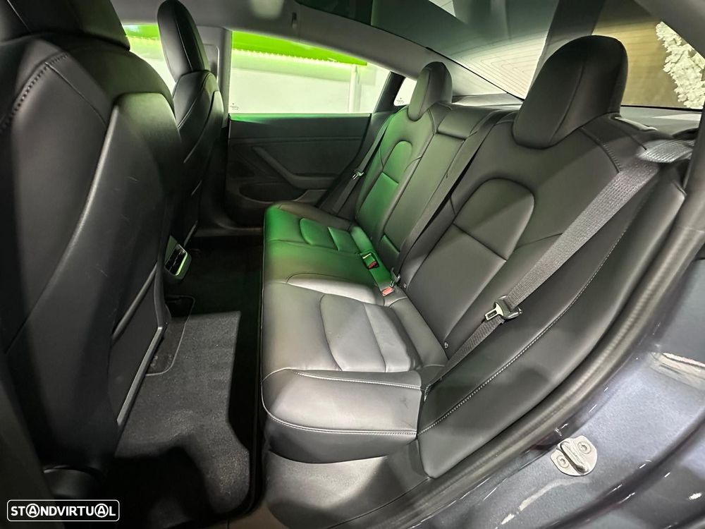 Tesla Model 3 Long-Range Dual Motor AWD - 27