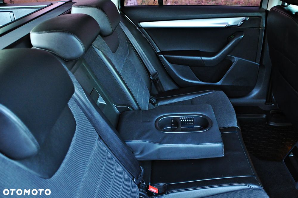 Skoda Octavia 2.0 TDI Premium Edition - 20