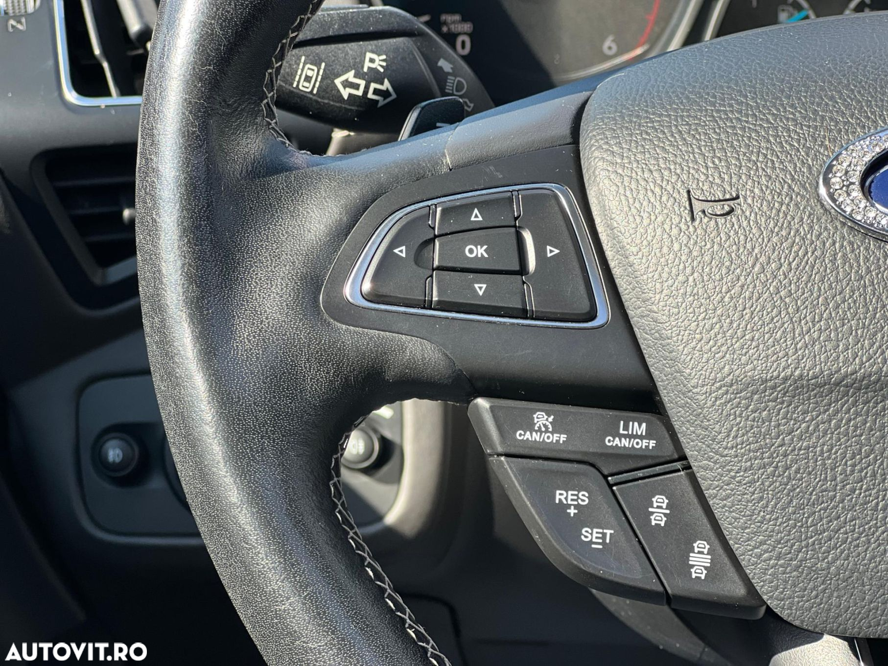Ford Kuga 2.0 TDCi 4WD Powershift Vignale - 22