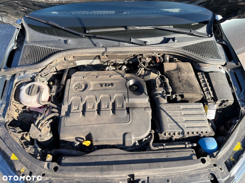 Skoda Octavia 2.0 TDI DSG RS - 29