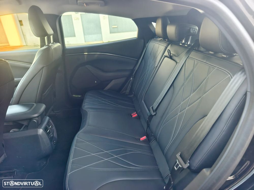 Ford Mustang Mach-E Standard - 36