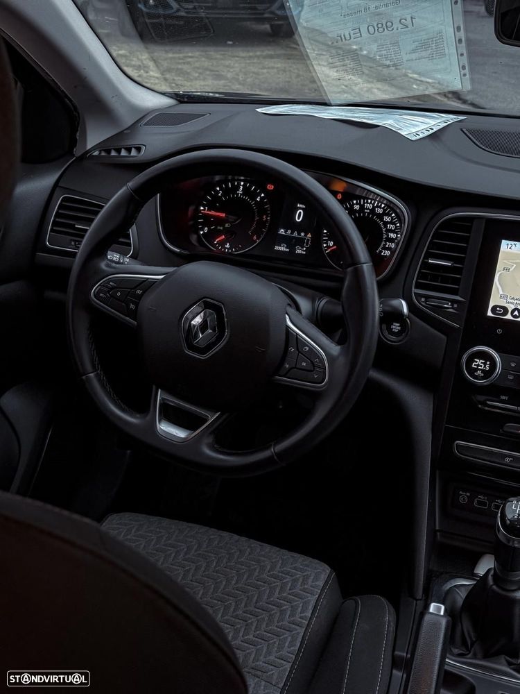 Renault Mégane 1.5 Blue dCi Limited - 11