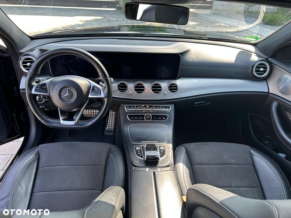 Mercedes-Benz Klasa E 220 d 4-Matic 9G-TRONIC - 13