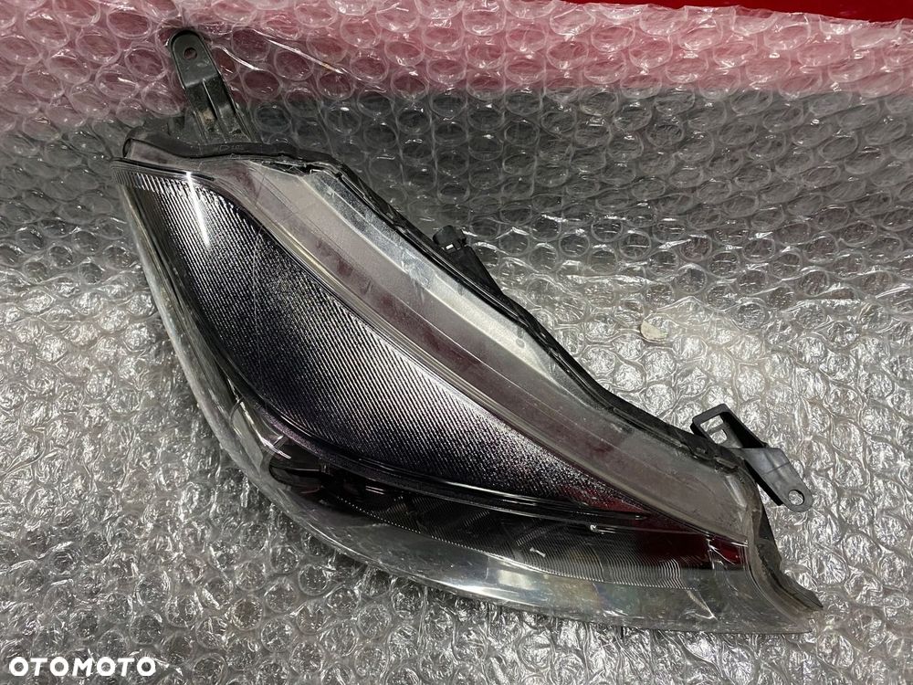 LAMPA PRAWA ZWYKŁA TOYOTA YARIS III KOITO 0D-79 - 4