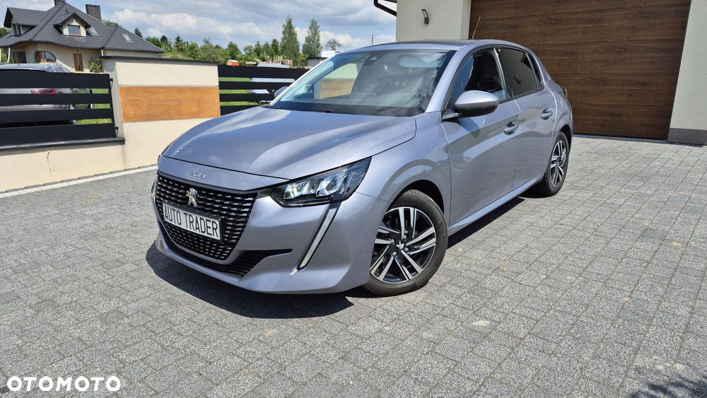 Peugeot 208 - 1
