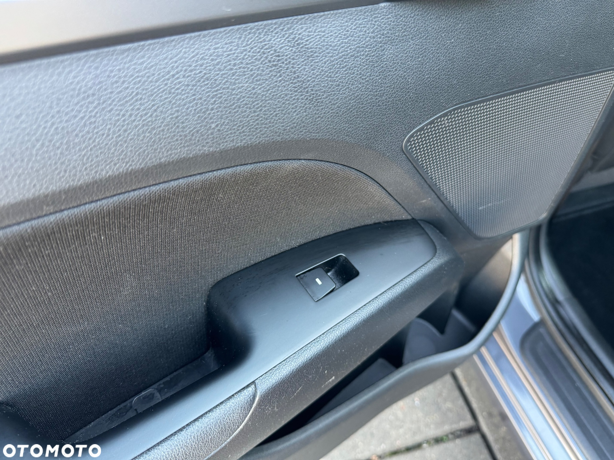 Hyundai Elantra 1.6 Premium - 16