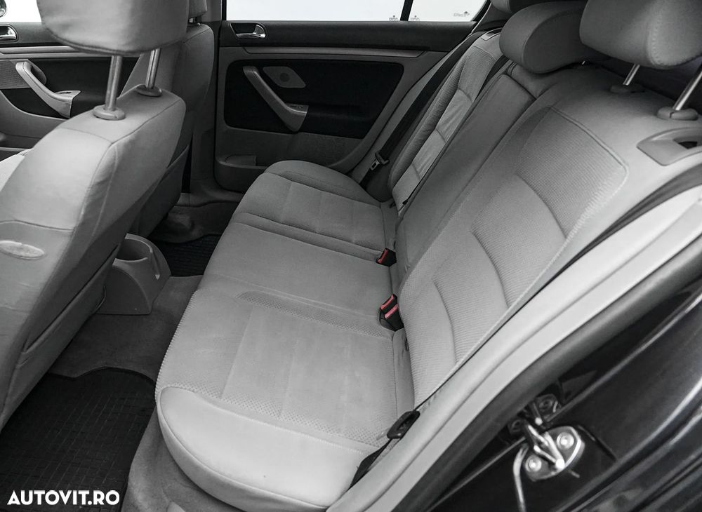 Volkswagen Golf 1.6 FSI Individual - 13