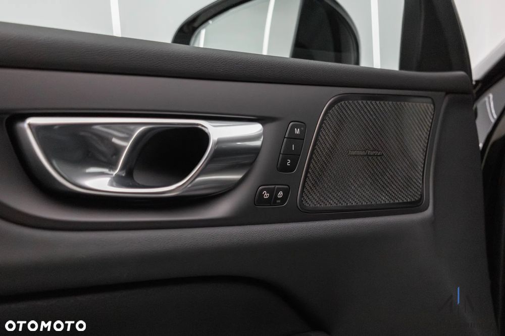 Volvo V60 Cross Country B4 D AWD Geartronic - 18