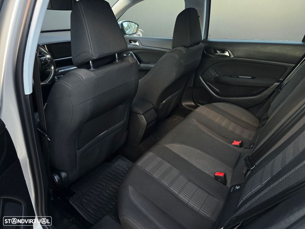 Peugeot 308 1.6 BlueHDi Active J17 - 17