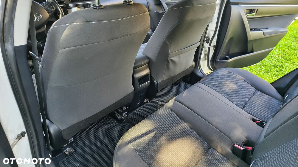Toyota Corolla 1.4 D-4D Comfort - 30