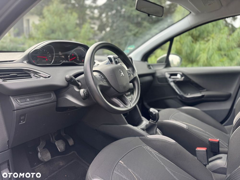 Peugeot 208 1.2 VTi Access - 5