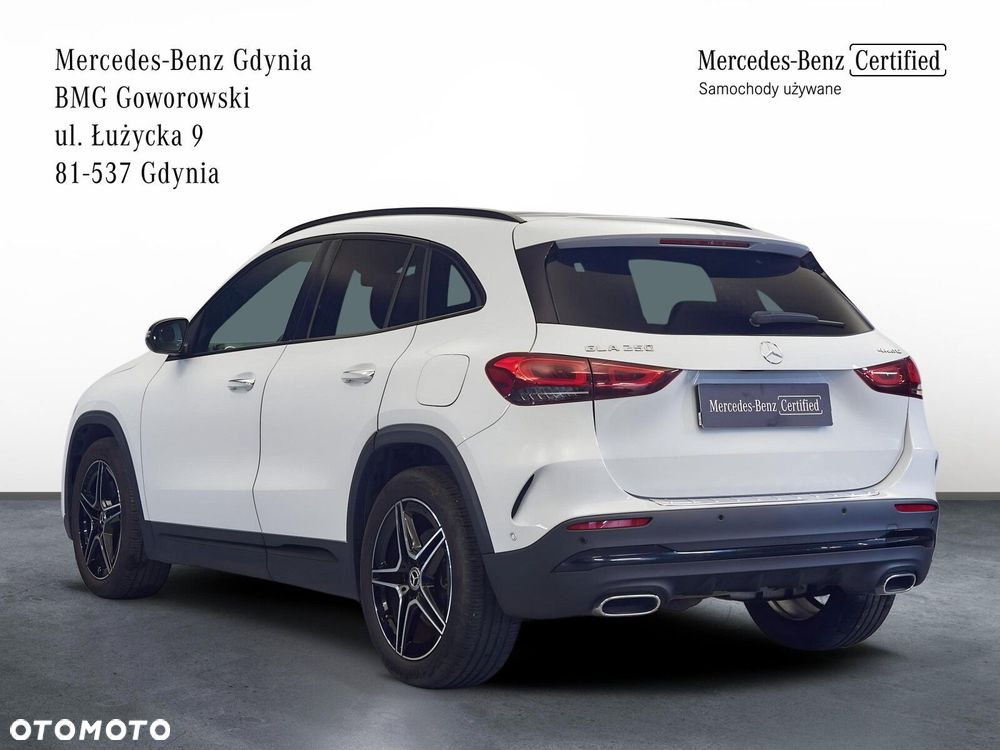 Mercedes-Benz GLA - 4