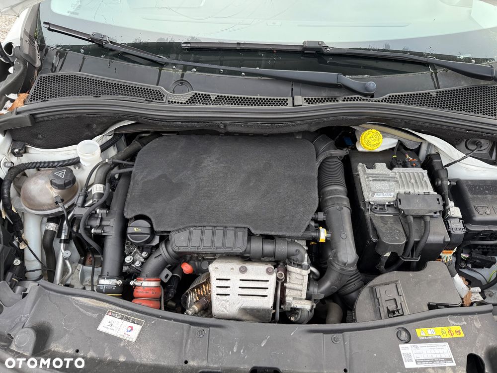 Peugeot 2008 PureTech 110 Stop&Start EAT6 GT-Line Edition - 8