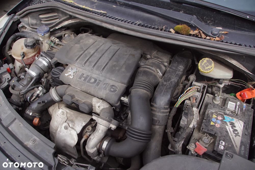 Auto na części - Peugeot 207 1.6 HDI 90 KM 9HX 20DP27 EXL 2007R Silnik Skrzynia Drzwi Maska Błotnik Klapa Zderzak Lampa Lusterko Klamka Szyba Deska Kokpit Sterownik Moduł Czujnik Licznik Wyświetlacz Panel Kierownica - 18