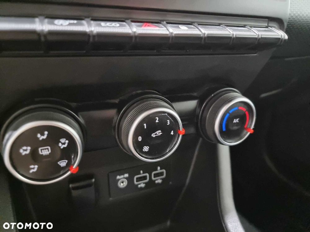 Renault Clio - 32