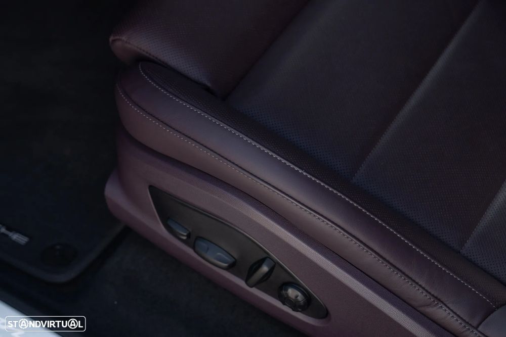 Porsche Macan Electric 4 - 20