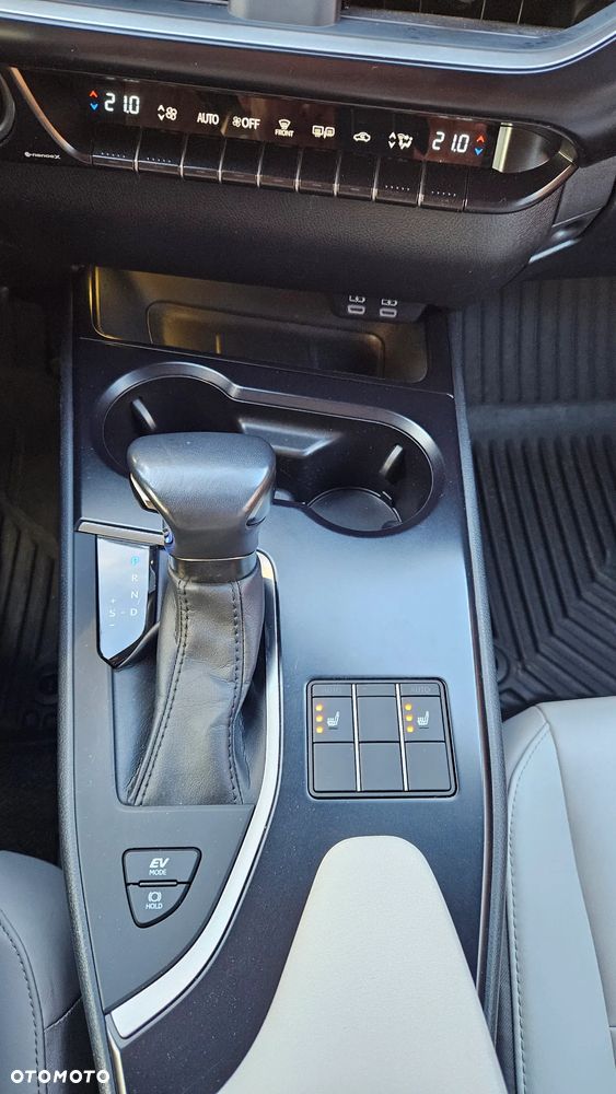 Lexus UX 250h GPF F Sport Design 2WD - 36