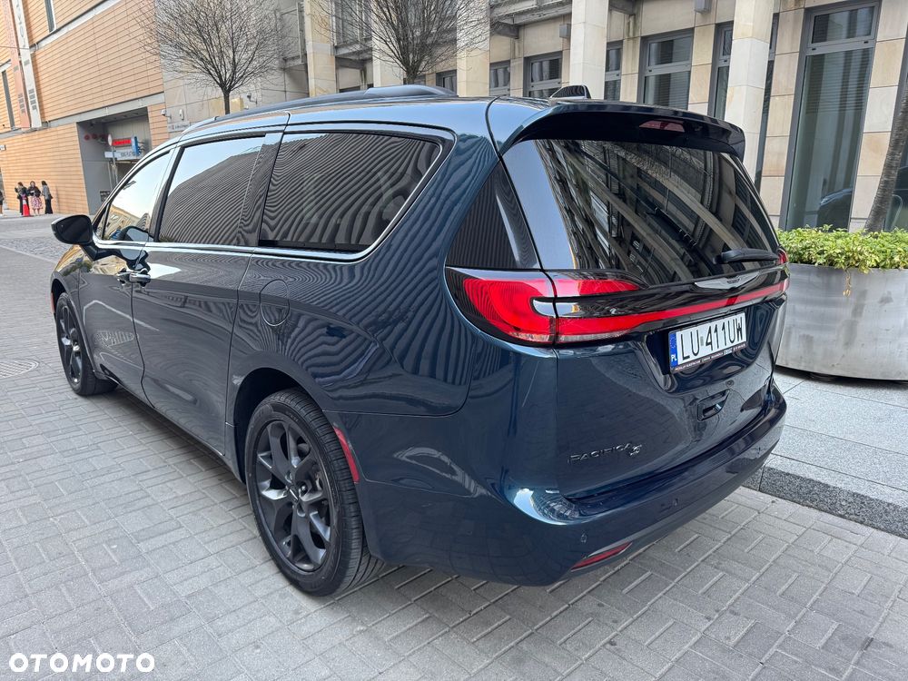 Chrysler Pacifica - 14
